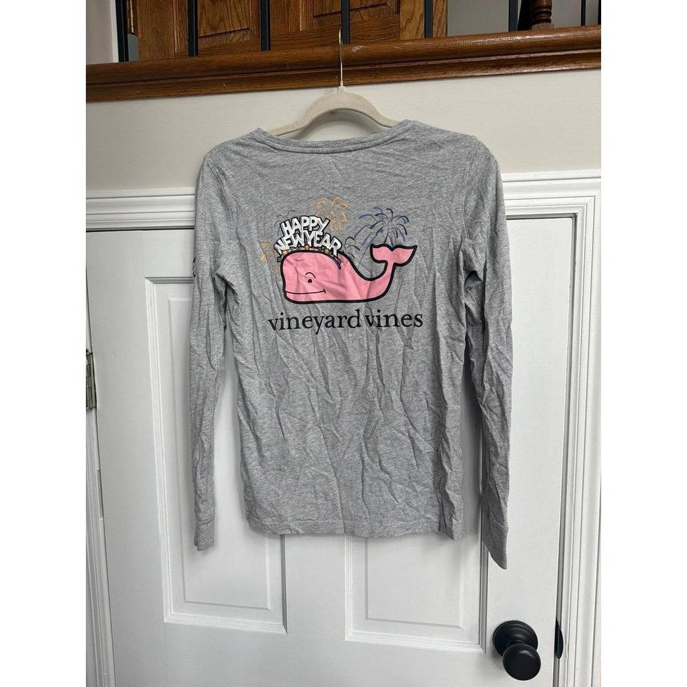 Vineyard Vines Happy New Year Whale Long Sleeve T-Shirt women's xxs